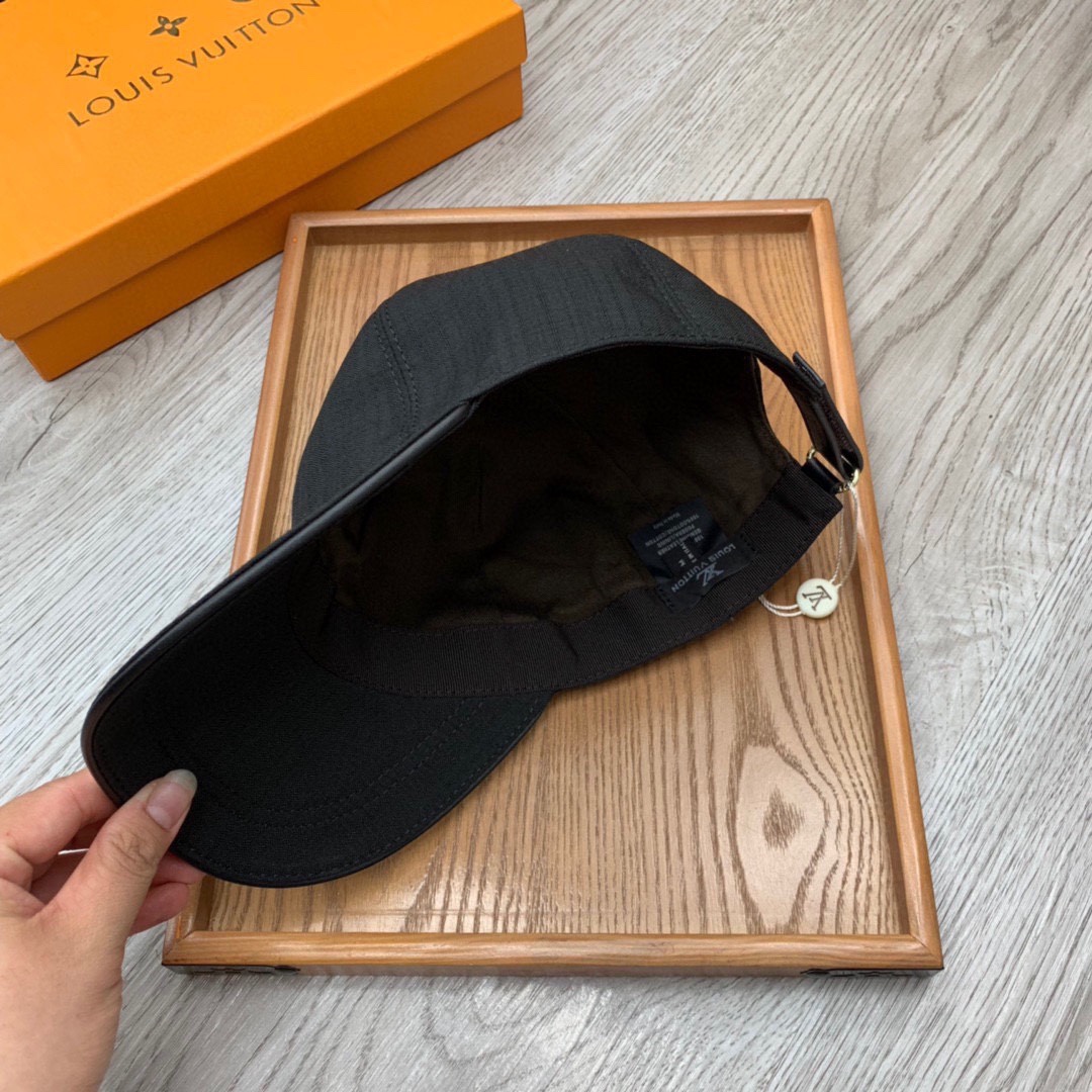 Louis Vuitton Be My Cap In Black - Soul Replicas