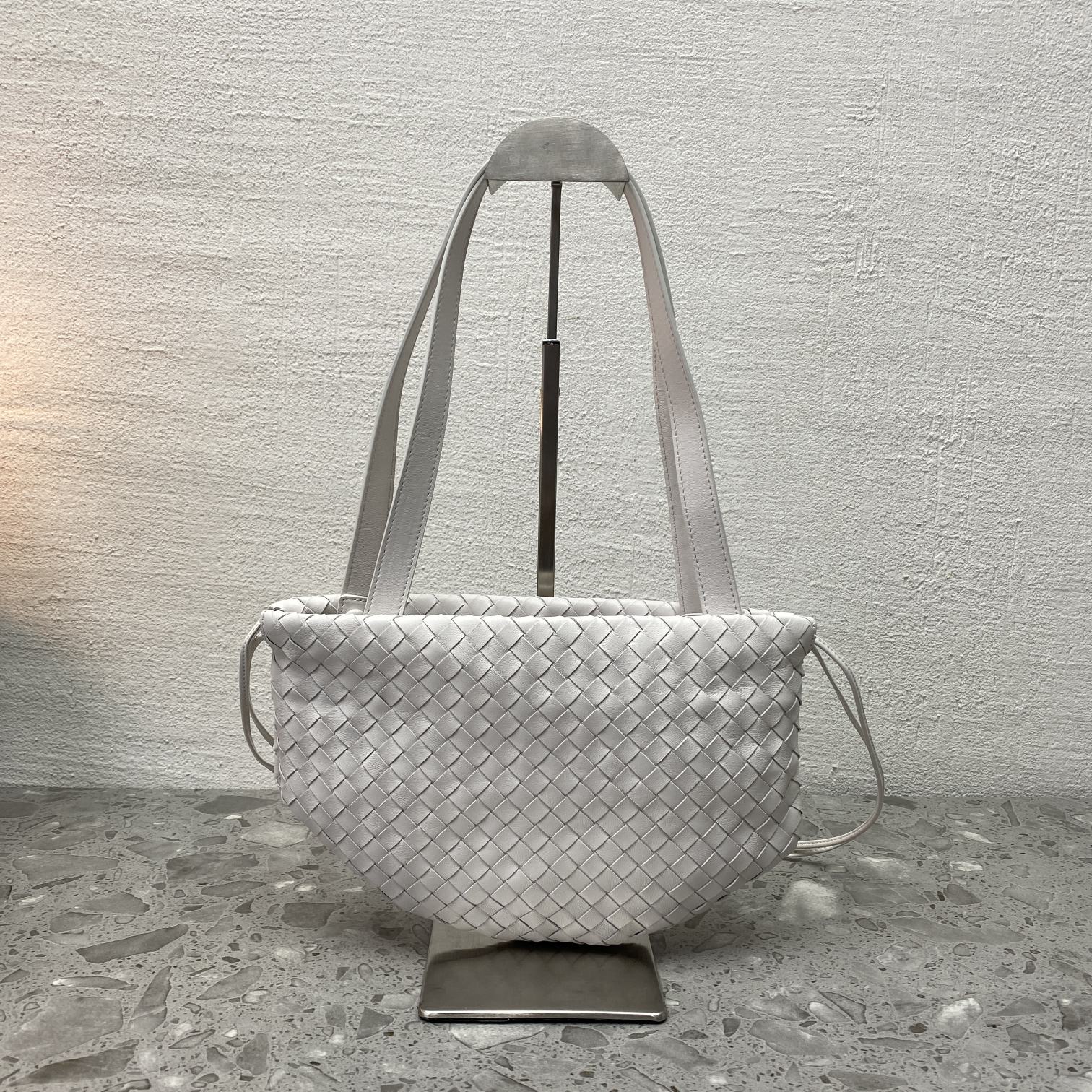 Bottega Veneta Shoulder Bag White. For Women. Women's Bags 10.2in/26cm 651811V08Z19143 - Soul Replicas