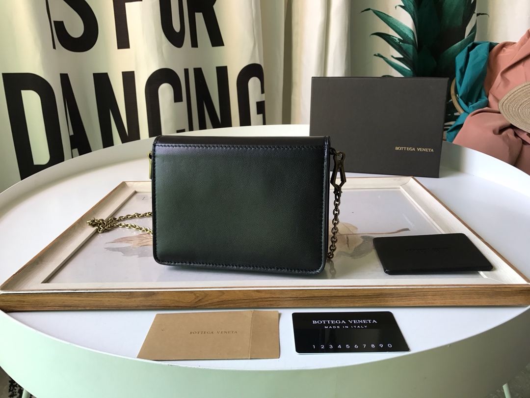 Bottega Veneta Crossbody Black. For Women. Women-s Bags 6.9in/17.5cm - Soul Replicas