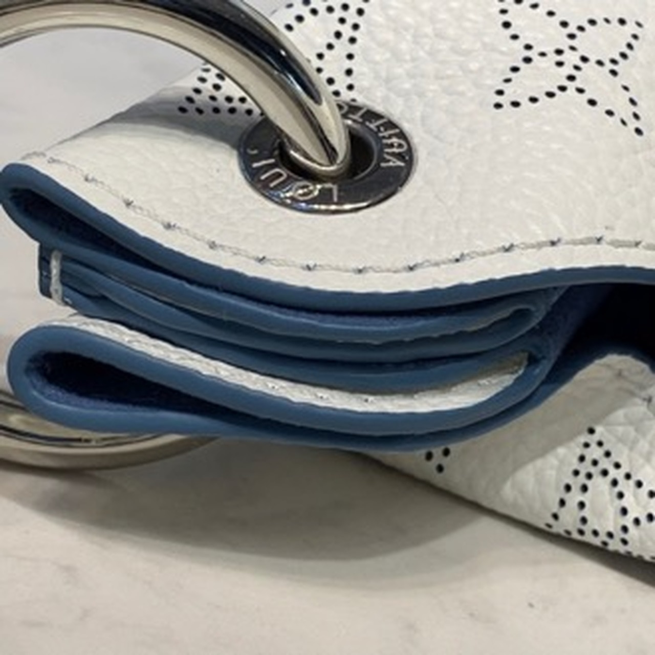 Louis Vuitton Carmel Hobo Bag Ivory For Women. Women-s Handbags. Shoulder Bags 13.8in/40cm LV - Soul Replicas