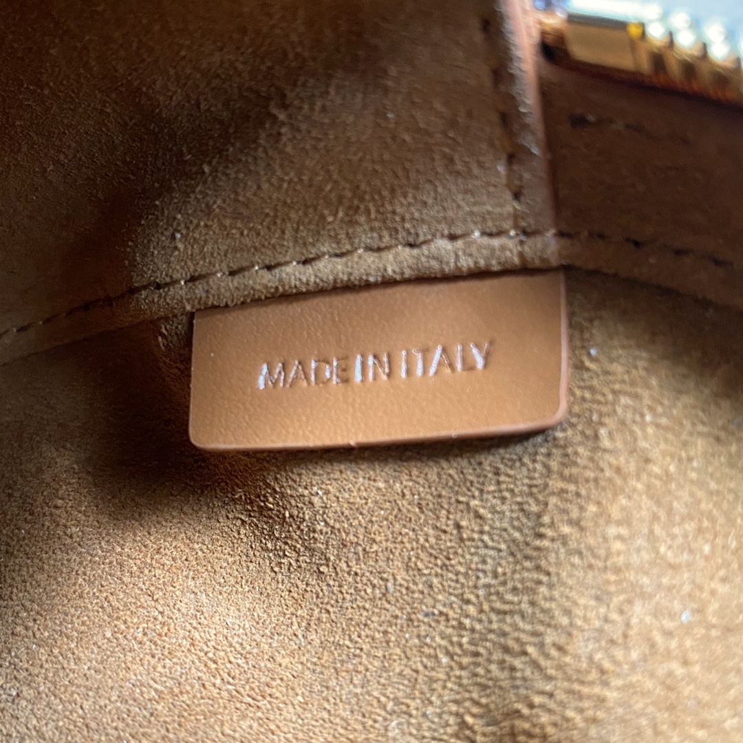 Celine Medium Heart Bag Brown For Women 6in/14.5cm 198223DUA.04LU - Soul Replicas