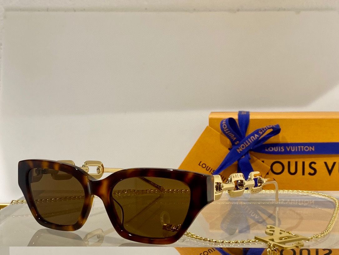 Louis Vuitton Edge Cat Eye Sunglasses - Soul Replicas
