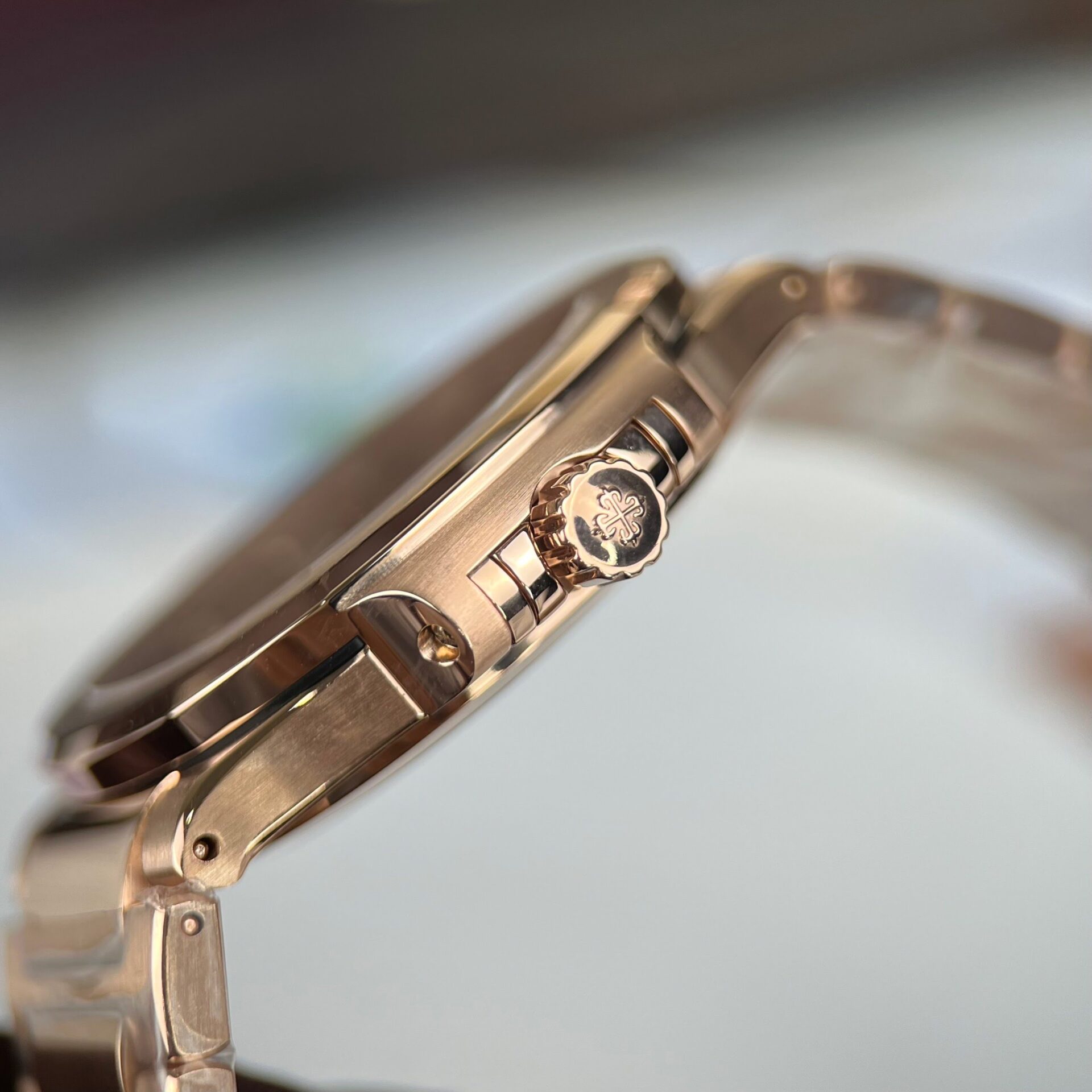 Patek Philippe Best Replica Watch Nautilus 7118 Gold Wrapped White Dial 3K Factory 35.2mm - Soul Replicas