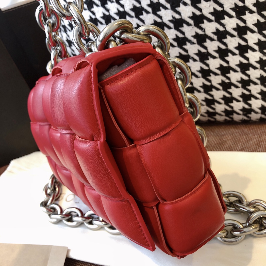 Bottega Veneta Chain Cassette Red. For Women. Women's Bags 10.2in/26cm - Soul Replicas