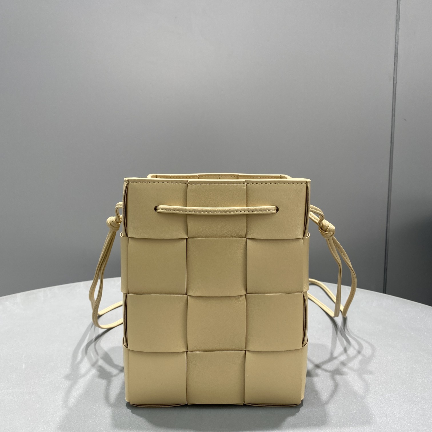 Bottega Veneta Mini Cassette Bucket Bag Beige. For Women. Women-s Bags 5.5in/14cm 680217VCQC49776 - Soul Replicas