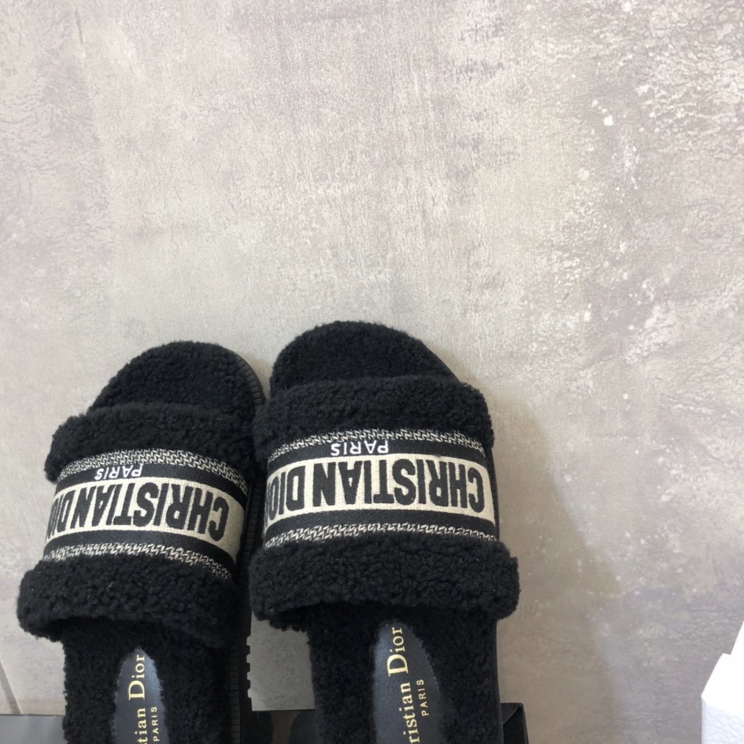 Christian Dior Dway Slide Black Embroidered Cotton And Shearling Black For Women CD KCQ551ESK_S11X - Soul Replicas