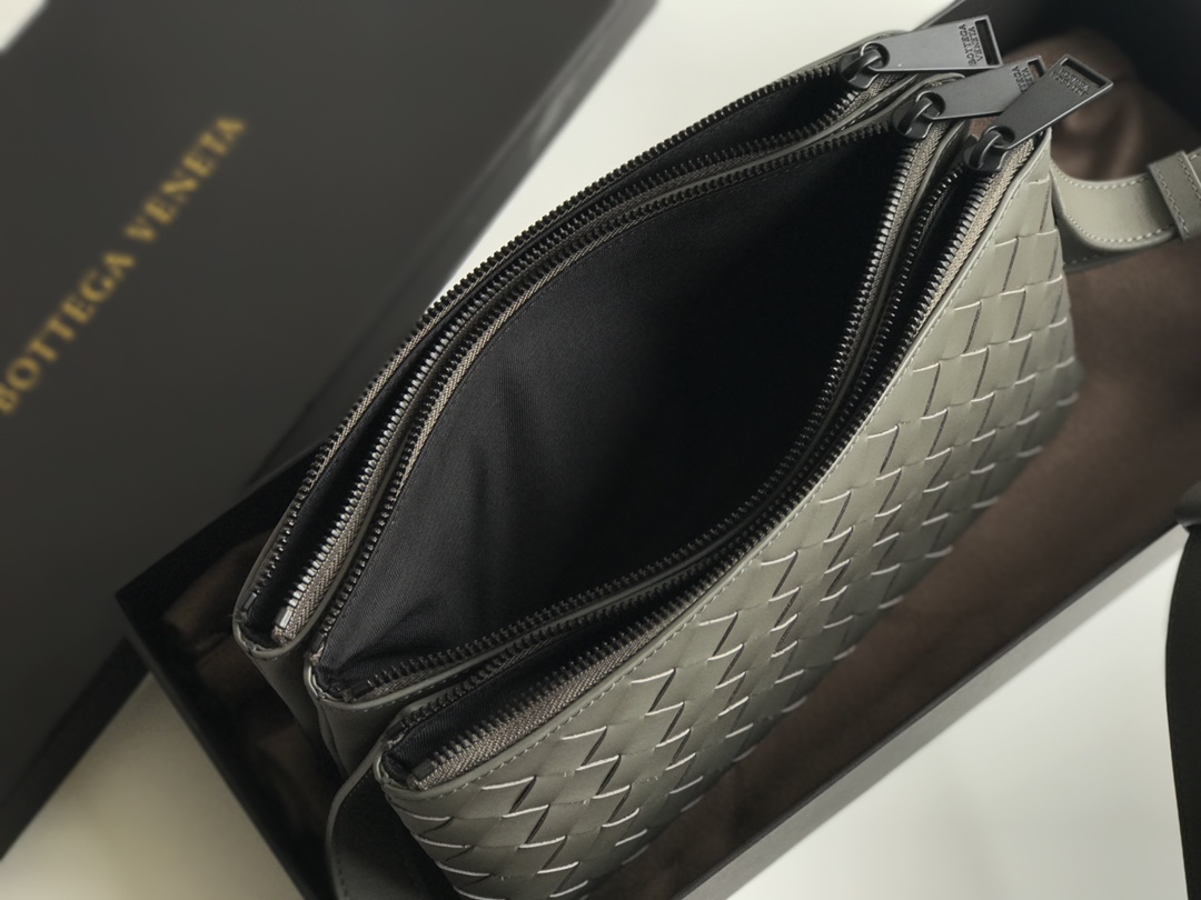 Bottega Veneta Crossbody Bag Gray. For Women. Women-s Bags 10.2in/26cm - Soul Replicas