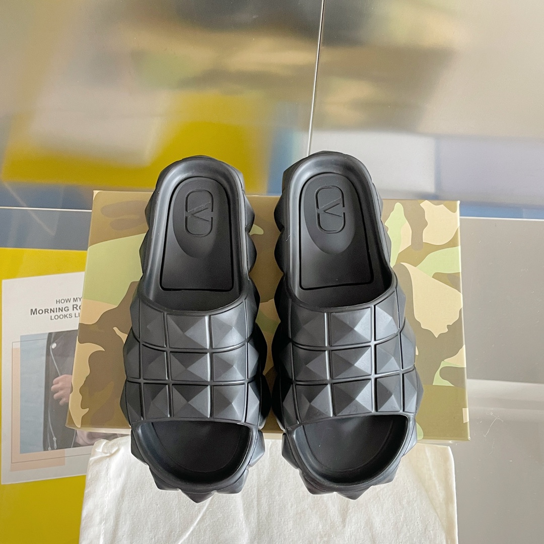 Valentino Garavani Roman Stud Turtle Rubber Slide Black For Women - Soul Replicas