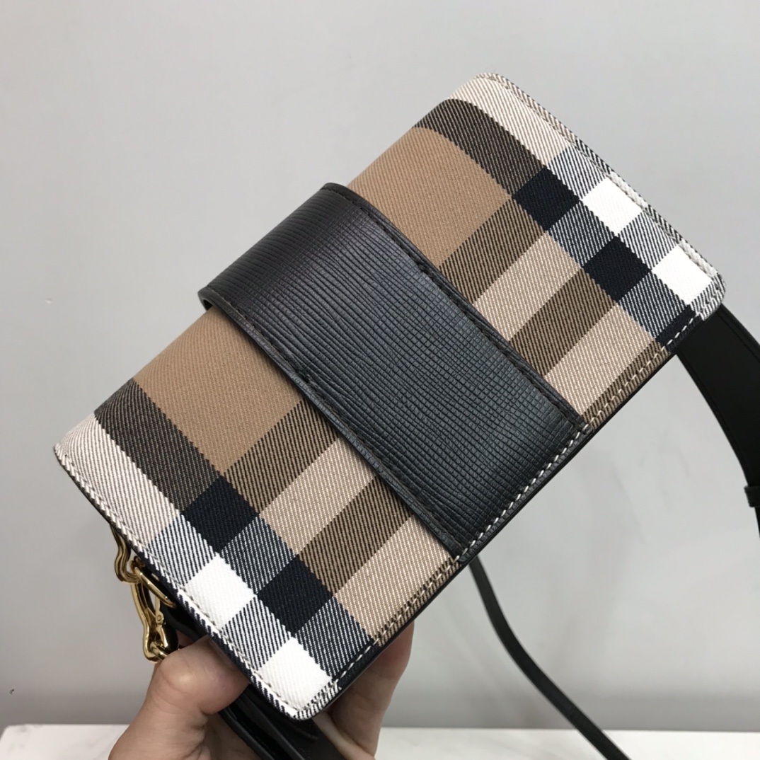 Burberry Small Bridle House Check And Buckle Crossbody Black For Women. Women-s Bags 7.8in/20cm - Soul Replicas