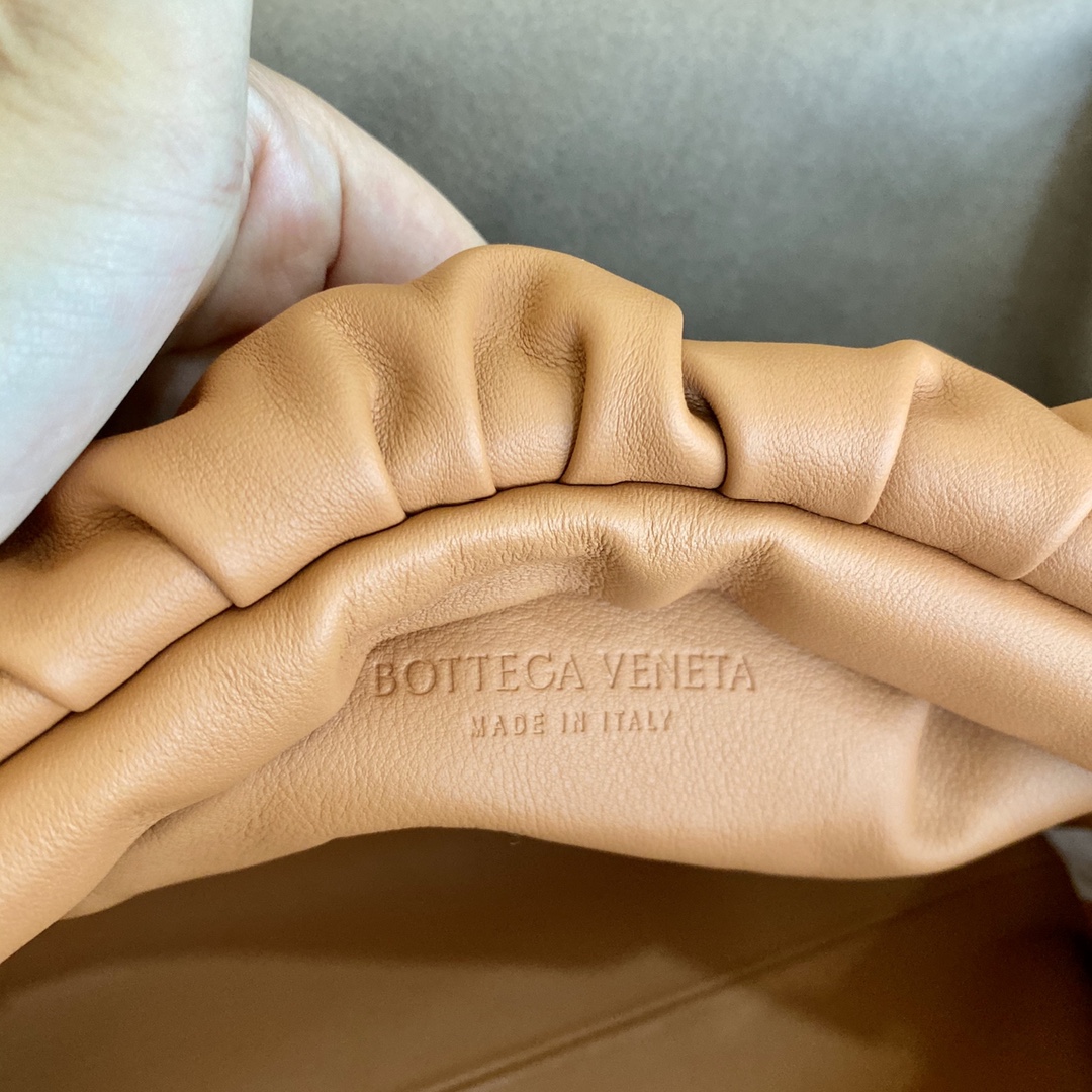 Bottega Veneta Chain Pouch Light Orange. For Women. Women's Bags 12.2in/31cm - Soul Replicas