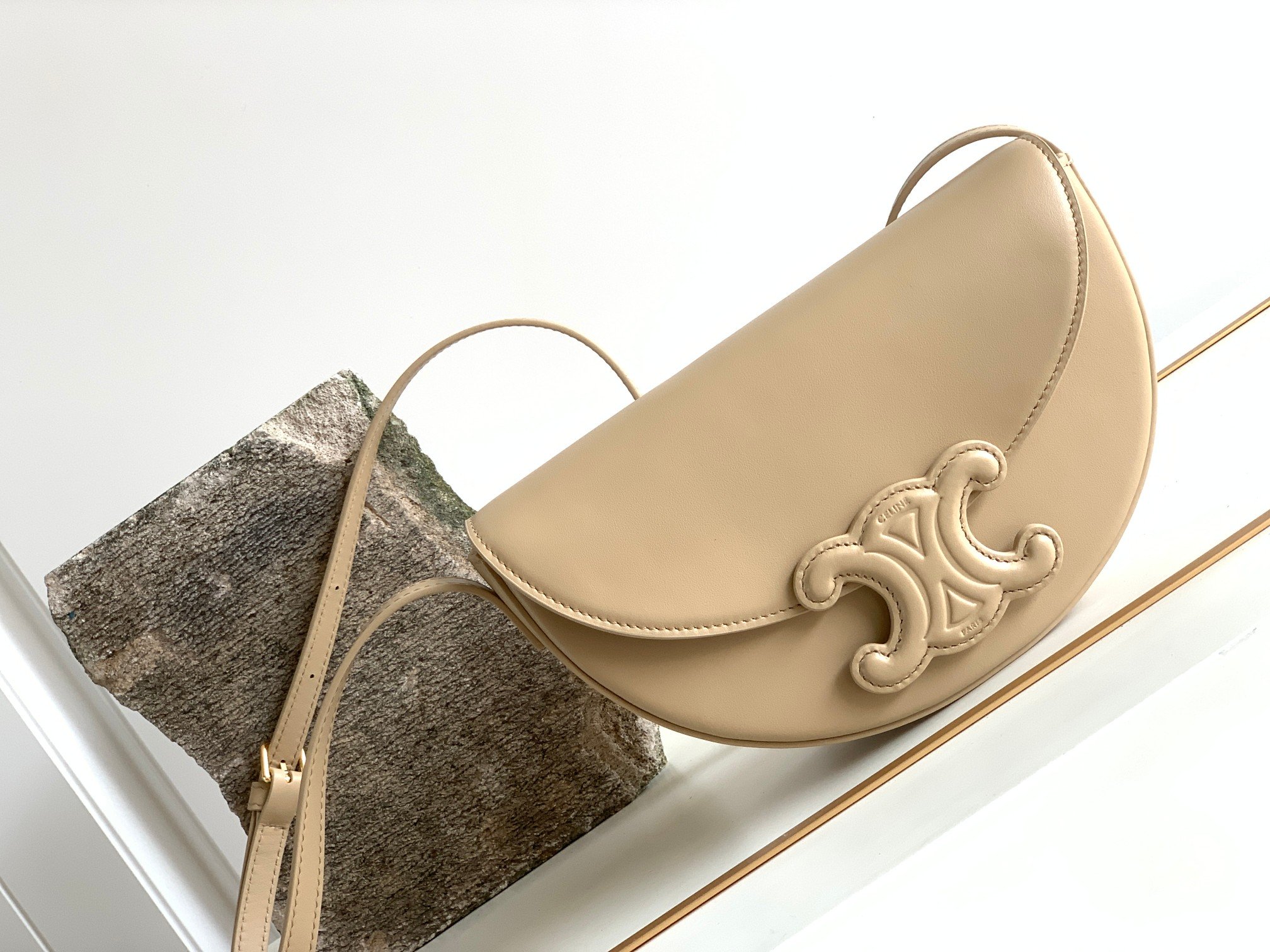 Celine Besace Cuir Triomphe Bag Nude For Women 9in/23cm 111233DU3.03ND - Soul Replicas