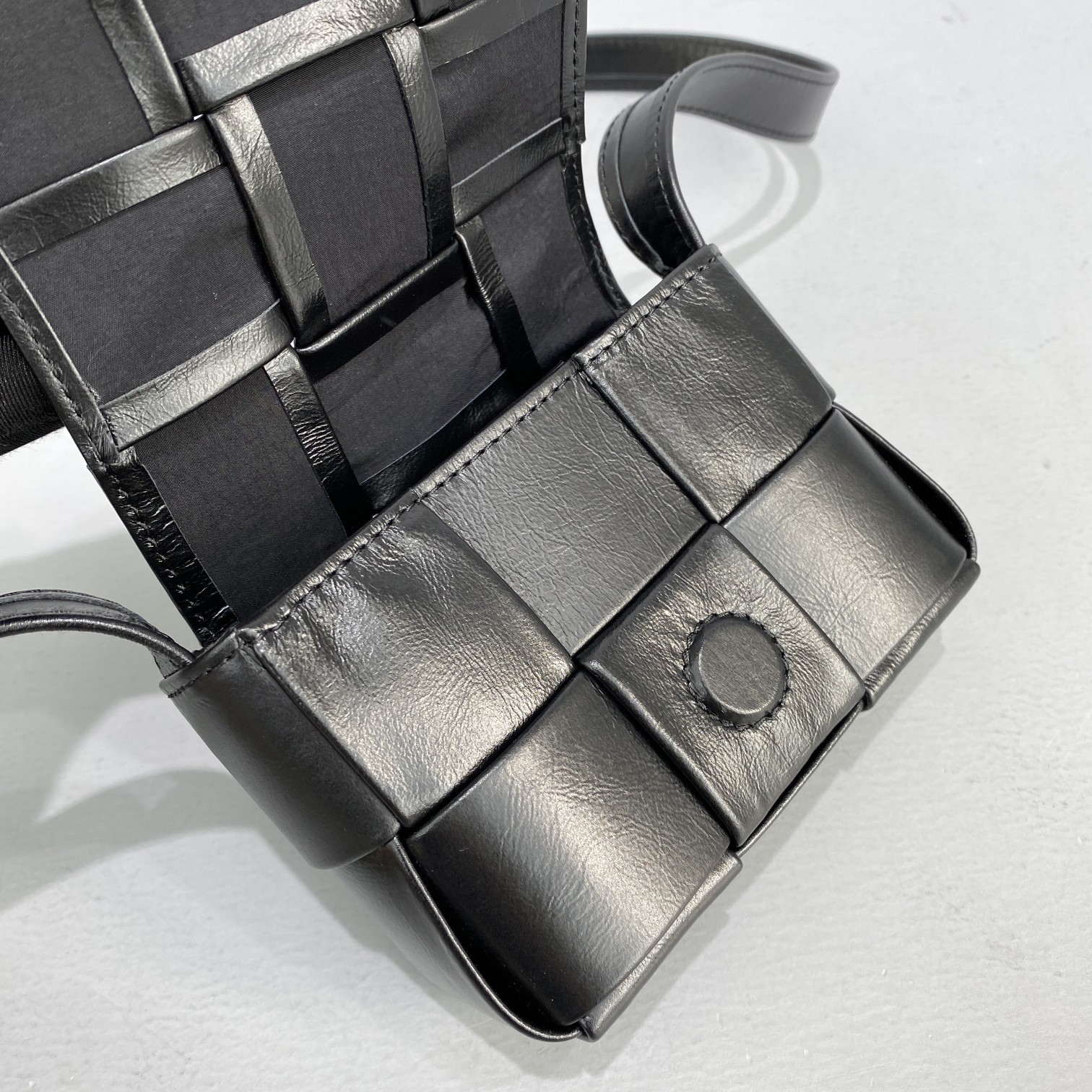 Bottega Veneta Candy Cassette Black. For Women. Women-s Bags 4.7in/12cm 667048VCQ728803 - Soul Replicas