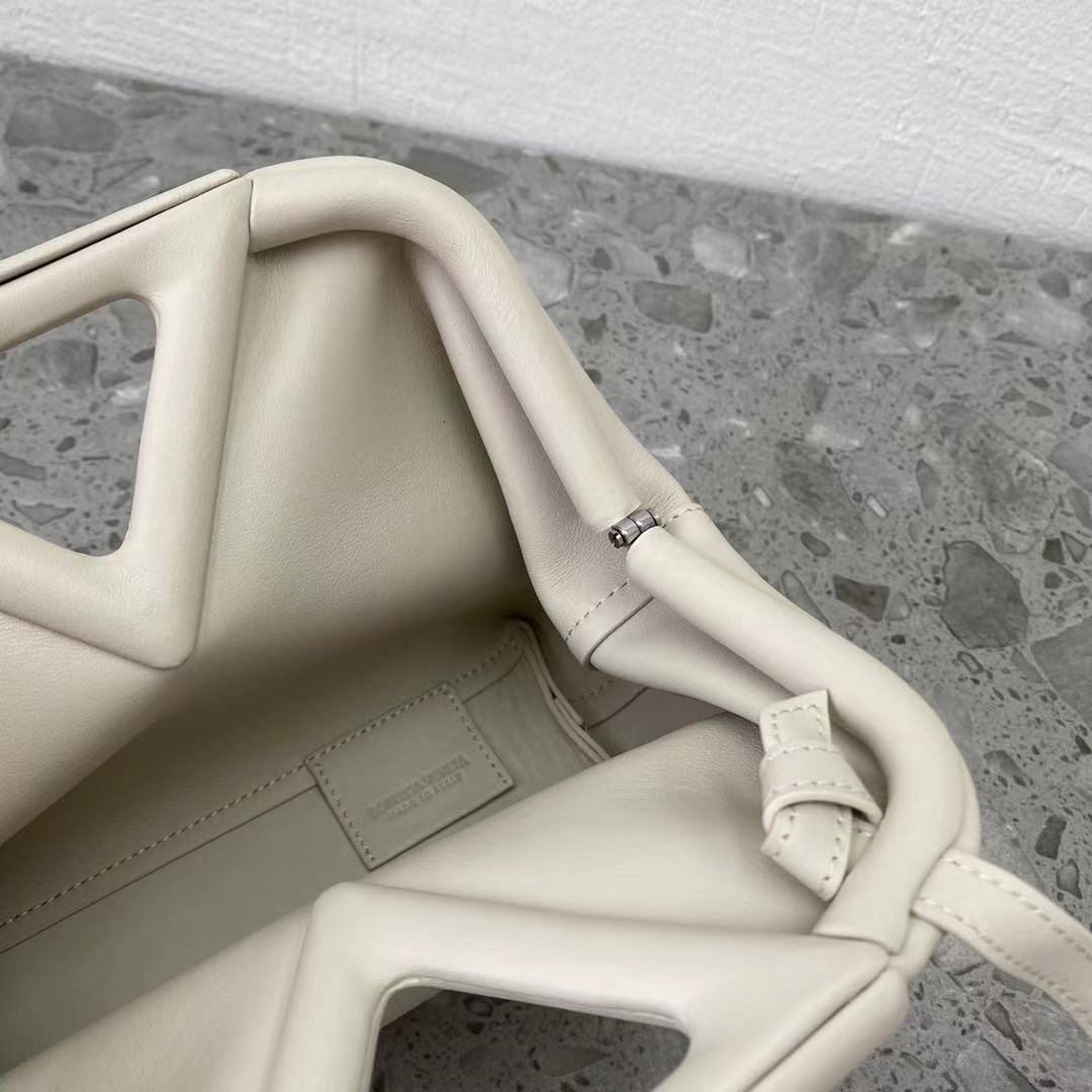 Bottega Veneta Point White. For Women. Women's Bags 8.6in/22cm 658476VCP409137 - Soul Replicas