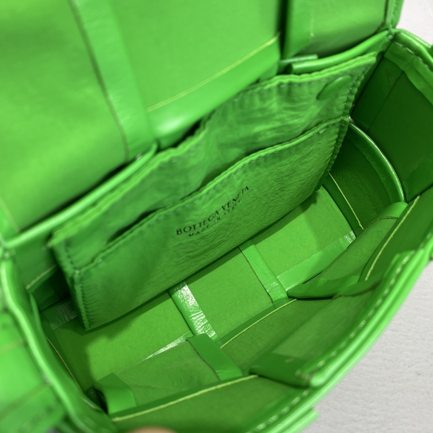 Bottega Veneta Candy Cassette Green. For Women. Women-s Bags 4.7in/12cm 667048VCQ723724 - Soul Replicas