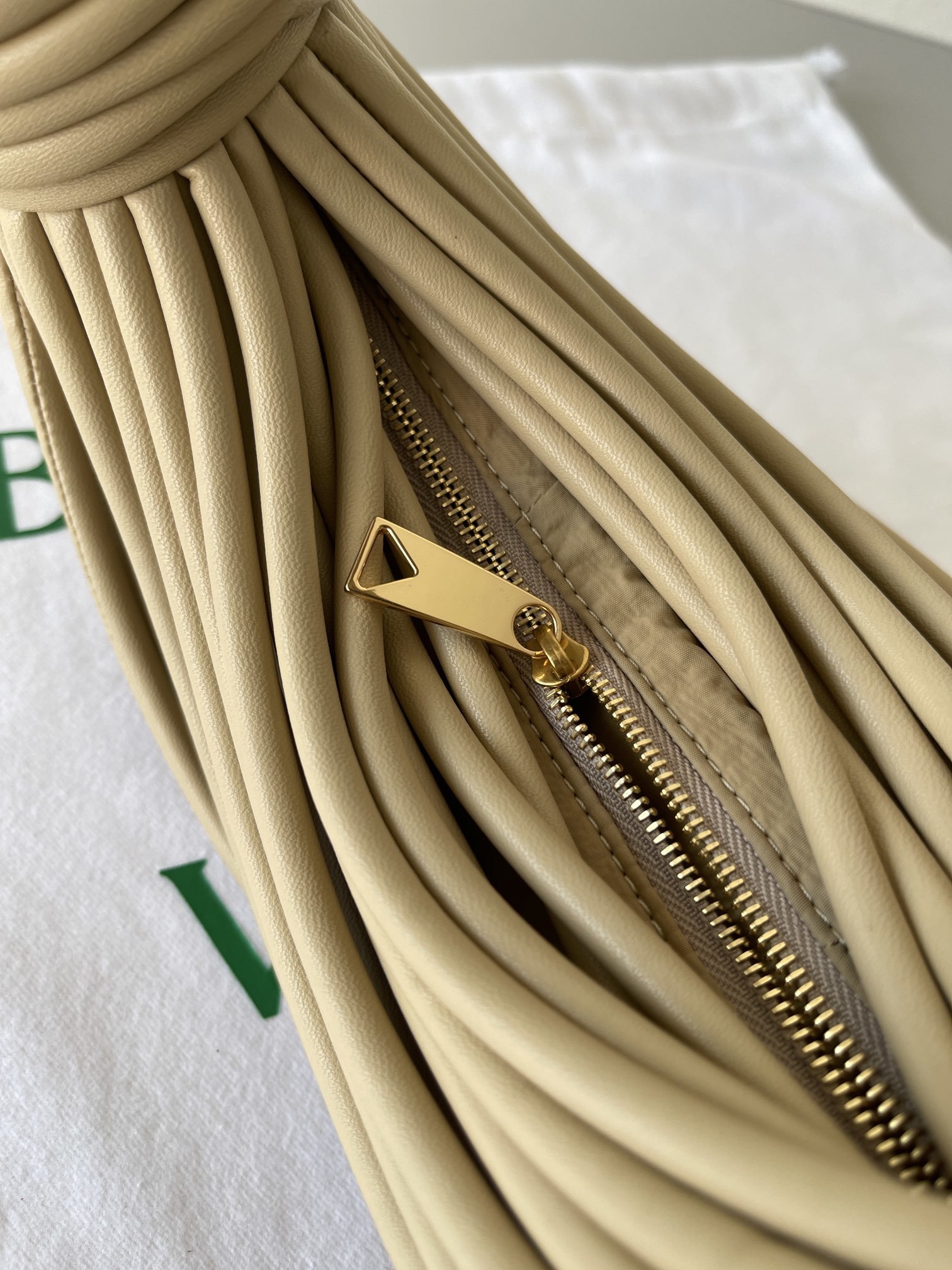 Bottega Veneta Double Knot Beige. For Women. Women-s Bags 9.8in/25cm 680934V1H109776 - Soul Replicas