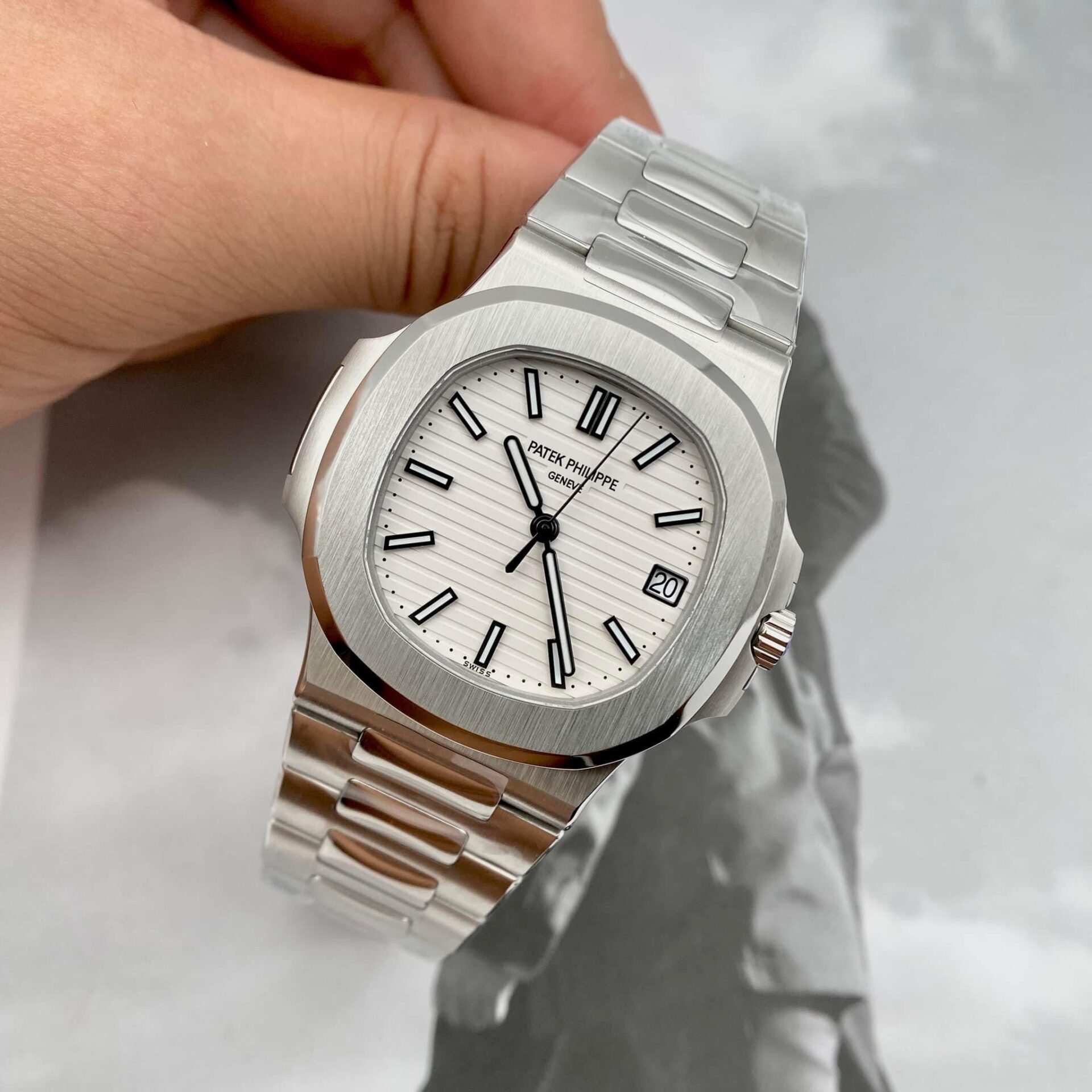 Patek Philippe Nautilus 5711 White Dial Replica Watch 3K Factory 40mm - Soul Replicas