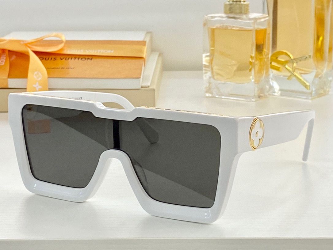 Louis Vuitton Grease Mask Sunglasses - Soul Replicas