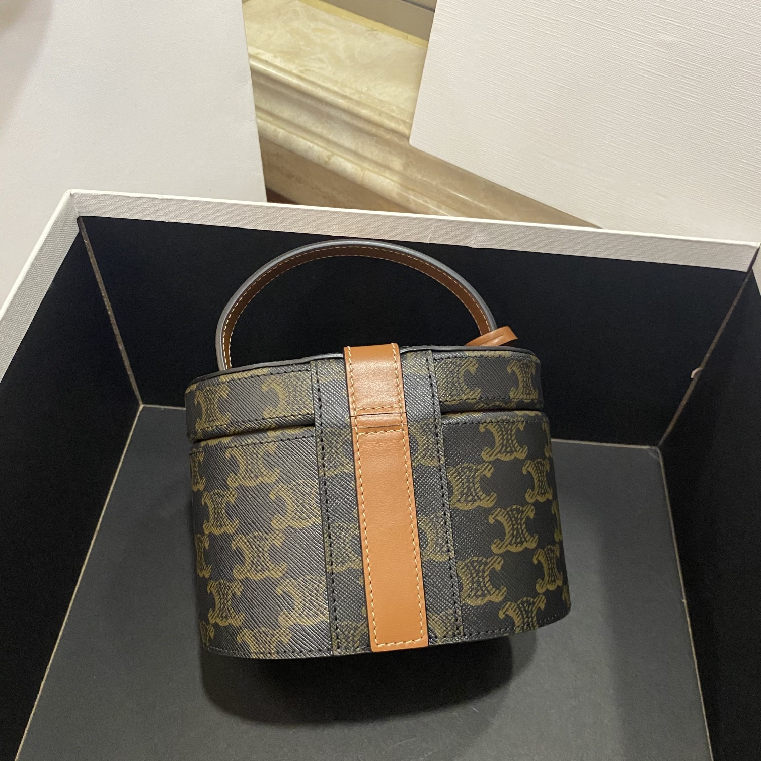 Celine Vanity Case In Triomphe Canvas Tan For Women 6in/15cm 4M0932DP4.04LU - Soul Replicas