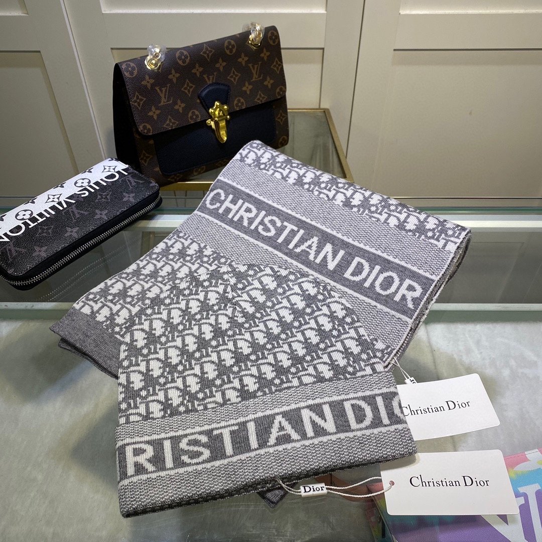 Dior Pompom Beanie & Scarf Set In Grey - Soul Replicas