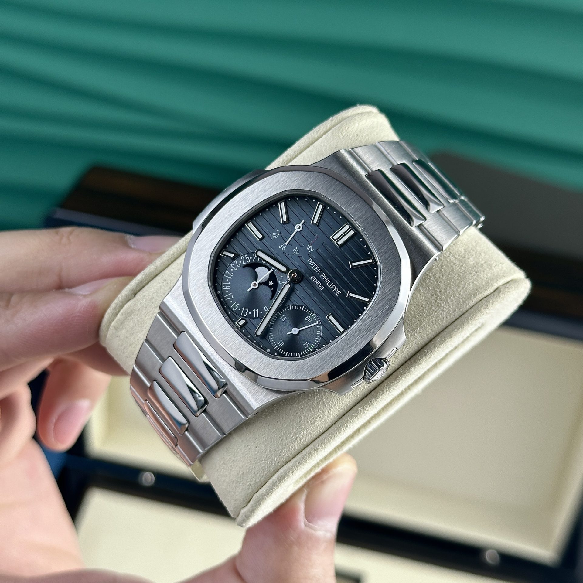 Patek Philippe Best Replica Watch Nautilus 5712 Custom Authentic Details 40mm - Soul Replicas