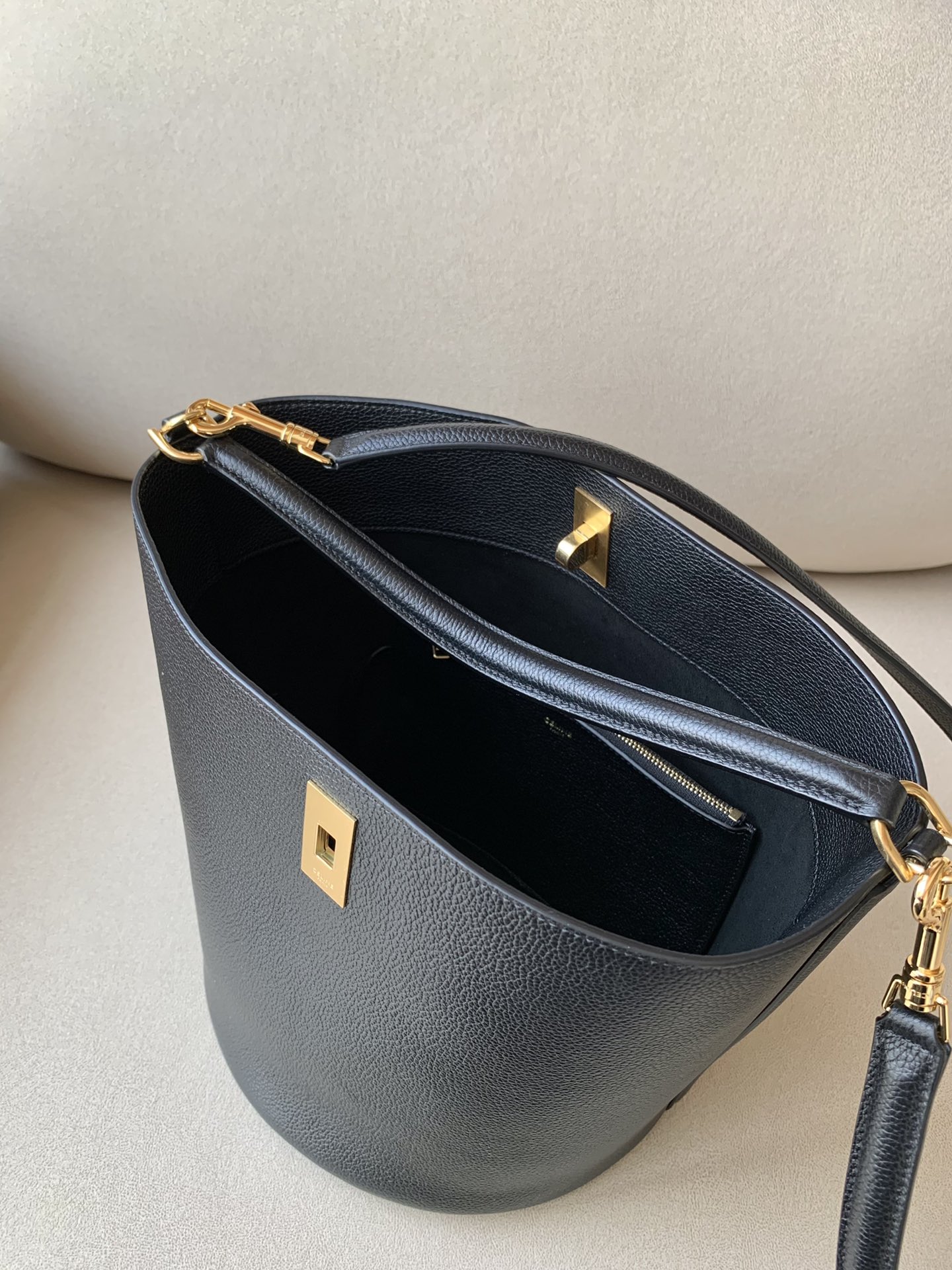 Celine Bucket 16 Bag Black For Women 10in/25cm 195573CR4.38NO - Soul Replicas
