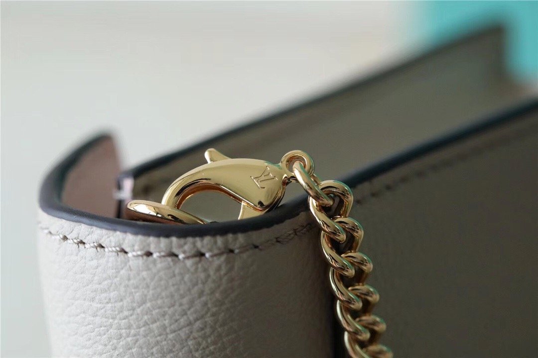 Louis Vuitton Mylockme Chain Pochette Grey For Women. Women-s Handbags. Shoulder and Crossbody Bags 7.5in/19cm LV  - Soul Replicas