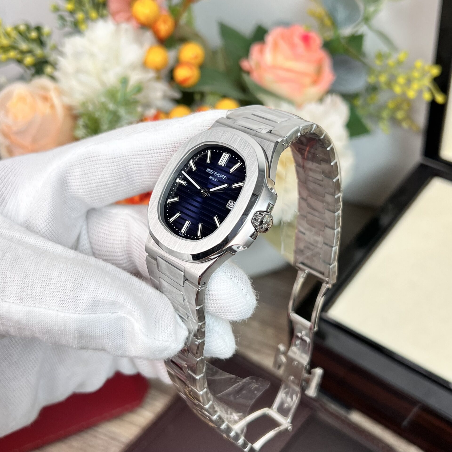 Patek Philippe Nautilus 5711 Replica Watch Refined Full Like Auth 40mm - Soul Replicas