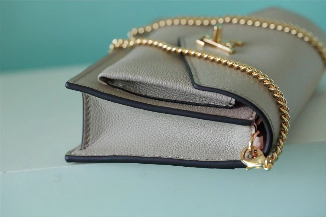 Louis Vuitton Mylockme Chain Pochette Grey For Women. Women-s Handbags. Shoulder and Crossbody Bags 7.5in/19cm LV  - Soul Replicas