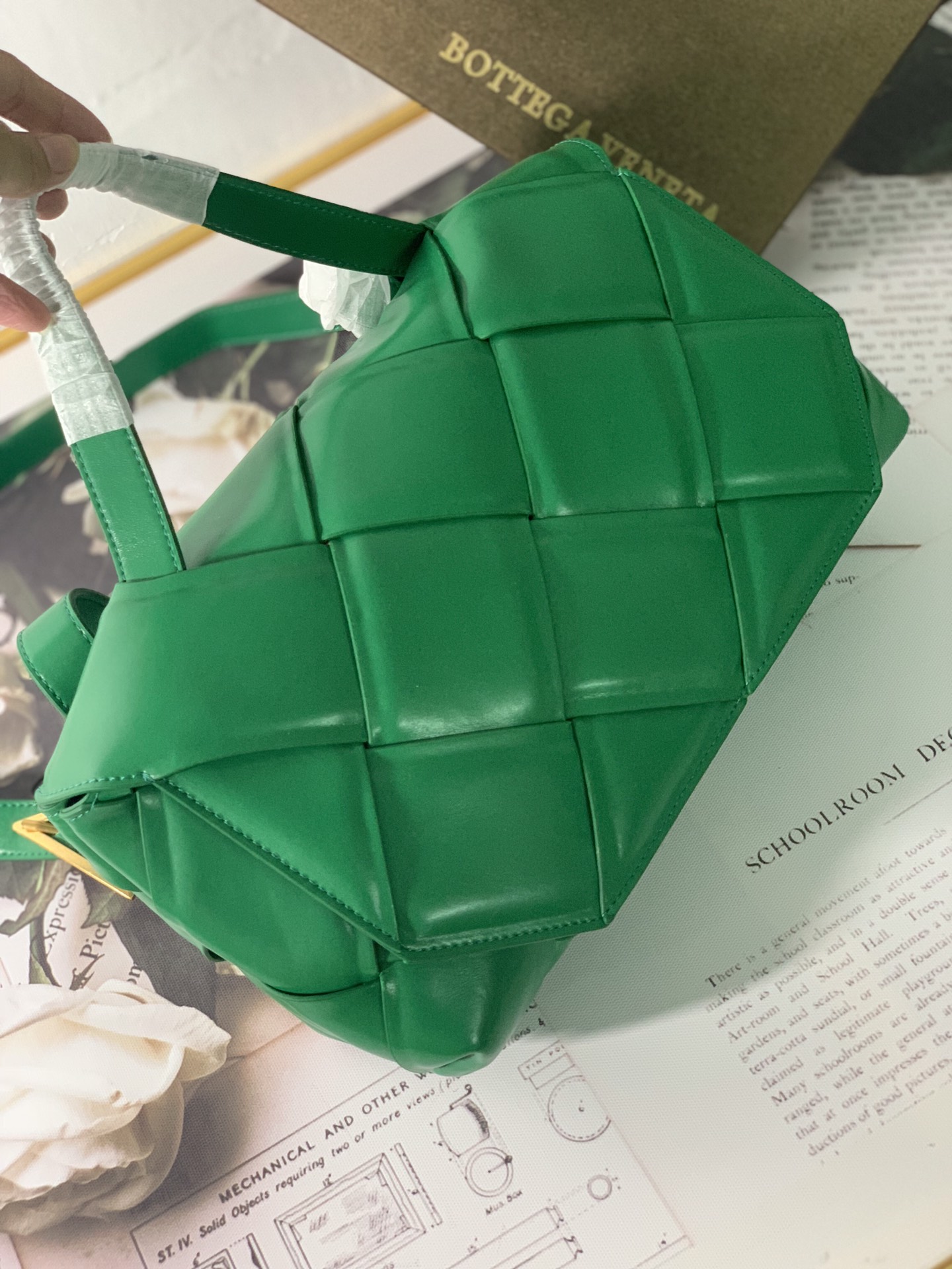 Bottega Veneta Handle Bag Green. For Women. Women-s Bags 11.4in/29cm - Soul Replicas