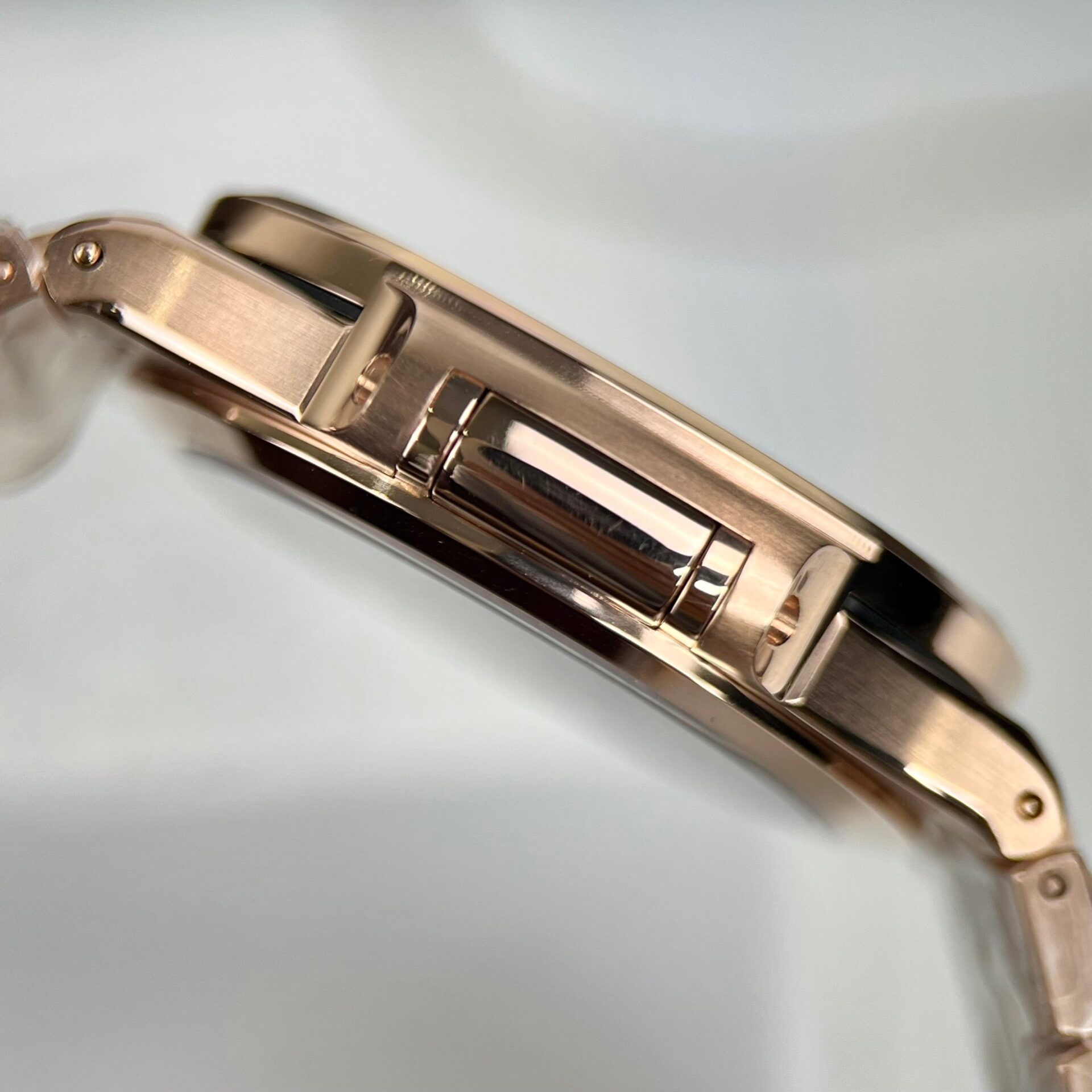 Patek Philippe Best Replica Watch Nautilus 7118 Gold Wrapped White Dial 3K Factory 35.2mm - Soul Replicas