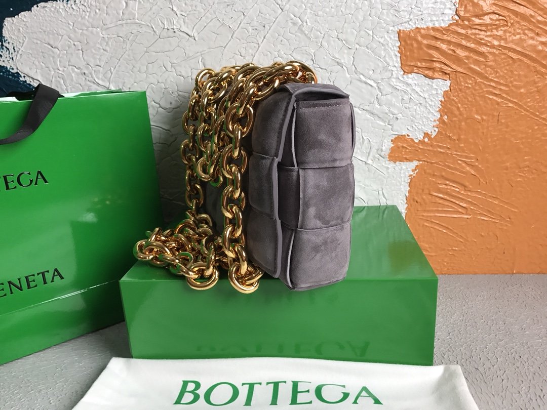 Bottega Veneta Chain Cassette Gray. For Women. Women's Bags 10.2in/26cm - Soul Replicas