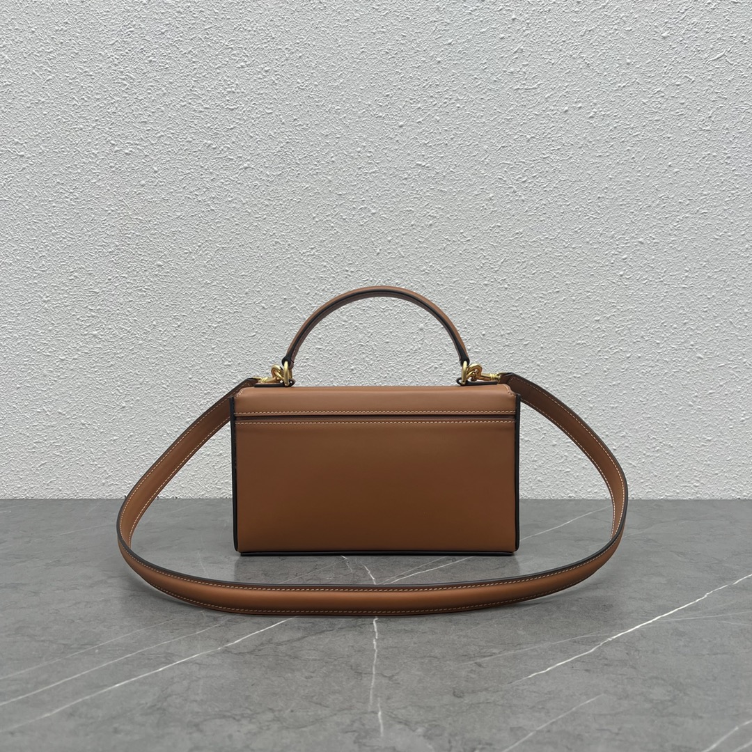 Celine Box Triomphe Tan For Women 9in/22cm 199993BFN.04LU - Soul Replicas