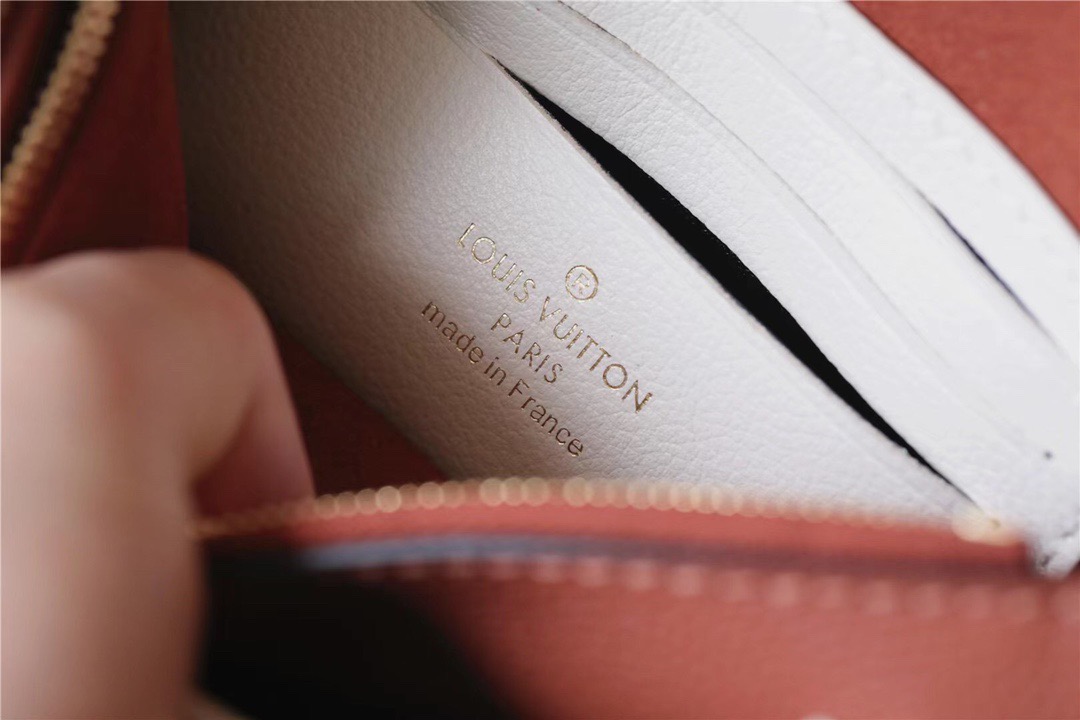 Louis Vuitton Mylockme Chain Pochette Brown / Quartz White For Women. Women-s Handbags. Shoulder and Crossbody Bags 7.5in/19cm LV  - Soul Replicas