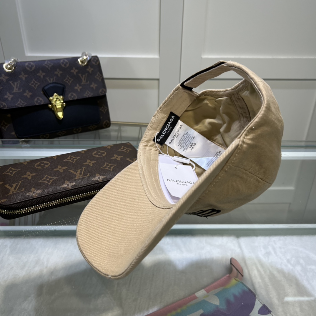 Balenciaga BB Paris Icon Cap Cream Cap 704105410B20936 - Soul Replicas