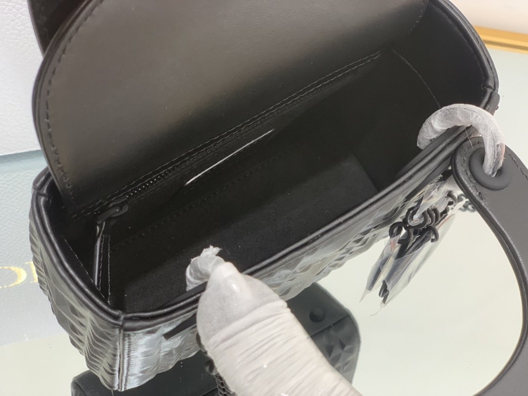 Christian Dior Mini Lady Dior Bag Black Cannage with Beaded Motif. Black. For Women Women's Handbags. Crossbody Bags. 18cm CD M0505SNEA_M900 - Soul Replicas