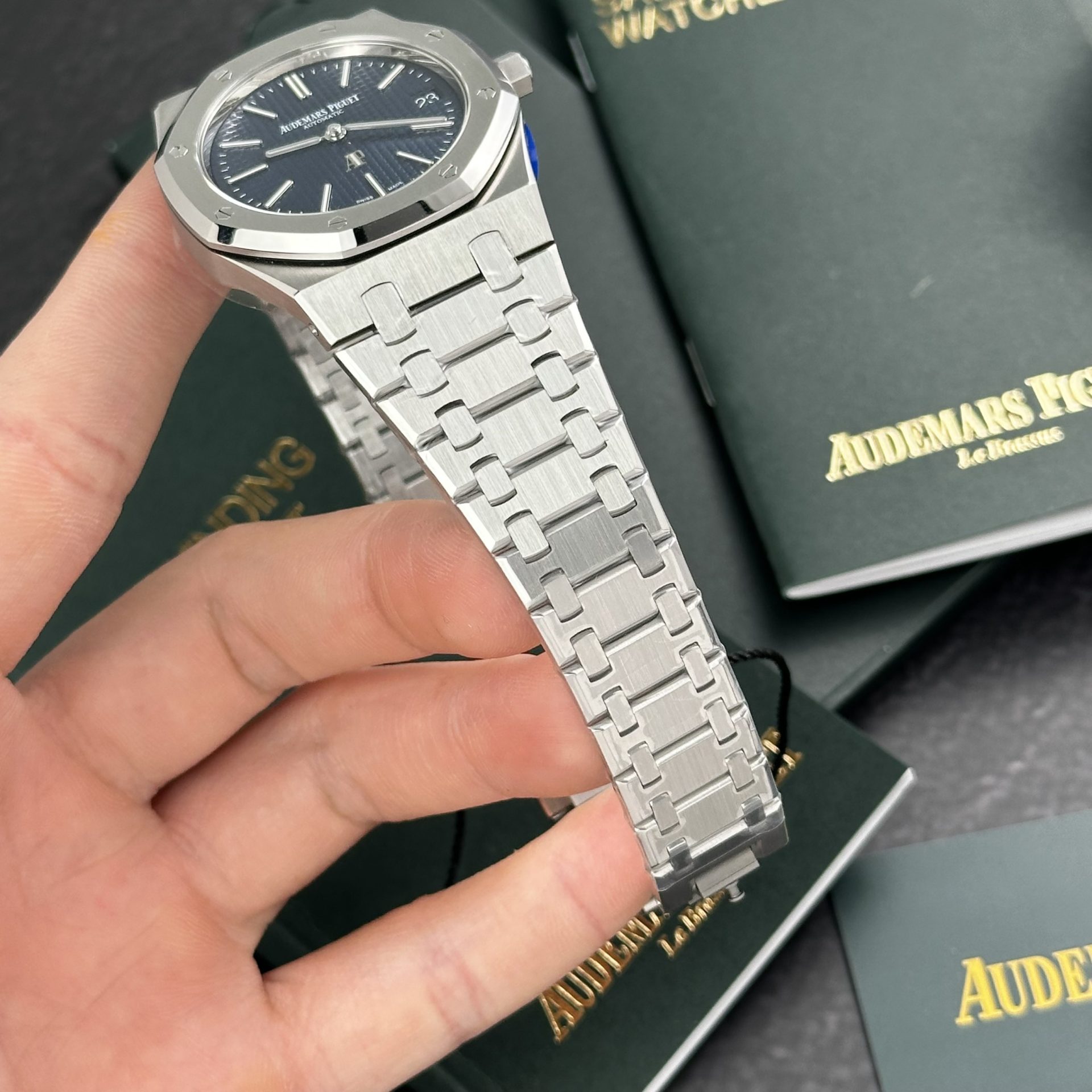 Audemars Piguet Replica Watches Royal Oak Jumbo Extra-Thin 15202ST Blue Dial 39mm - Soul Replicas