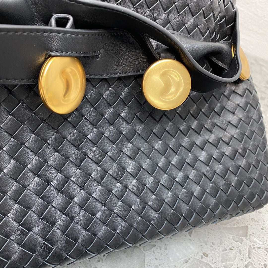 Bottega Veneta Intrecciato Shoulder Bag Black. For Women. Women's Bags 10.2in/26cm - Soul Replicas