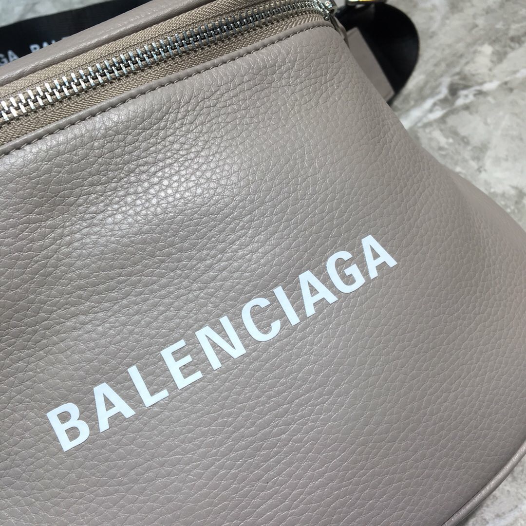 Balenciaga Sling Bag In Light Brown. For Women. Women-s Bags 9.1in/23cm - Soul Replicas