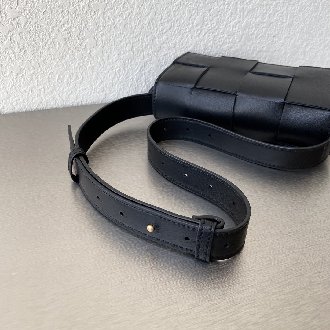 Bottega Veneta Belt Cassette Black. For Women. Women's Bags 7in/18cm 668572VMAY18425 - Soul Replicas