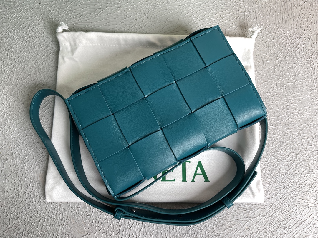 Bottega Veneta Cassette Blaster. For Women. Women's Bags 9.1in/23cm 578004VMAY14636 - Soul Replicas