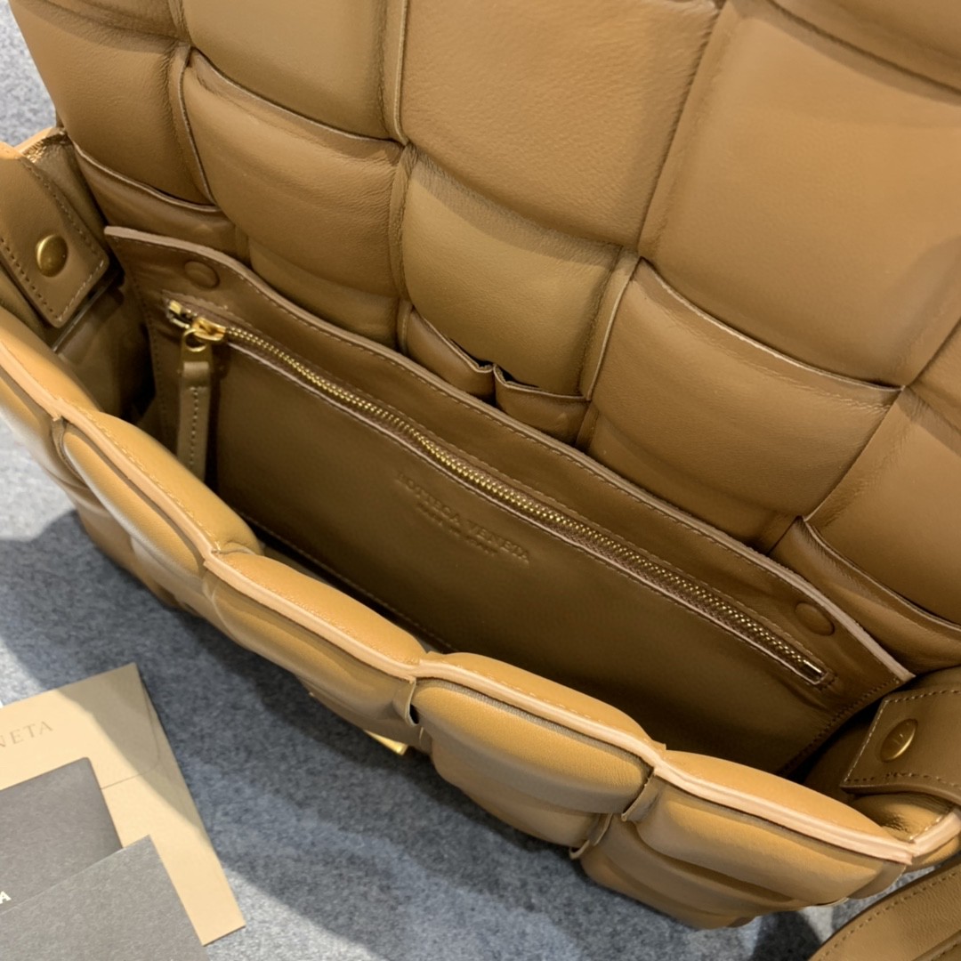 Bottega Veneta Padded Cassette Bag For Women 10.2in/26cm In Brown 591970VCQR17745 - Soul Replicas