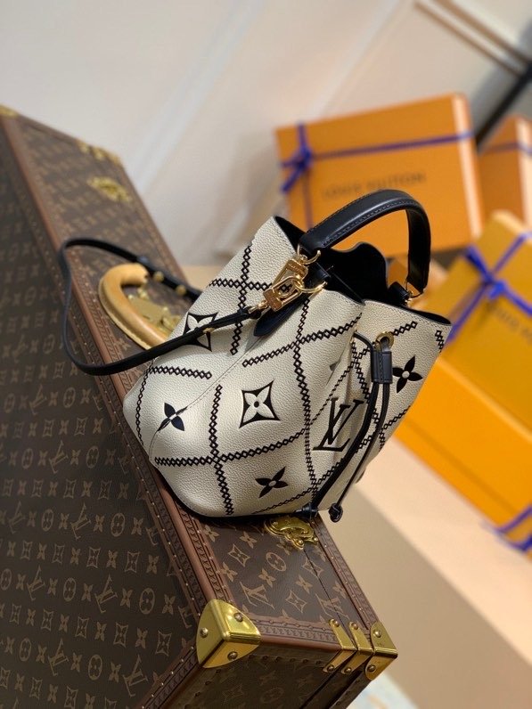 Louis Vuitton NeoNoe Monogram Empreinte For Women. Women-s Handbags. Shoulder Bags 10.2in/26cm LV M46023 - Soul Replicas