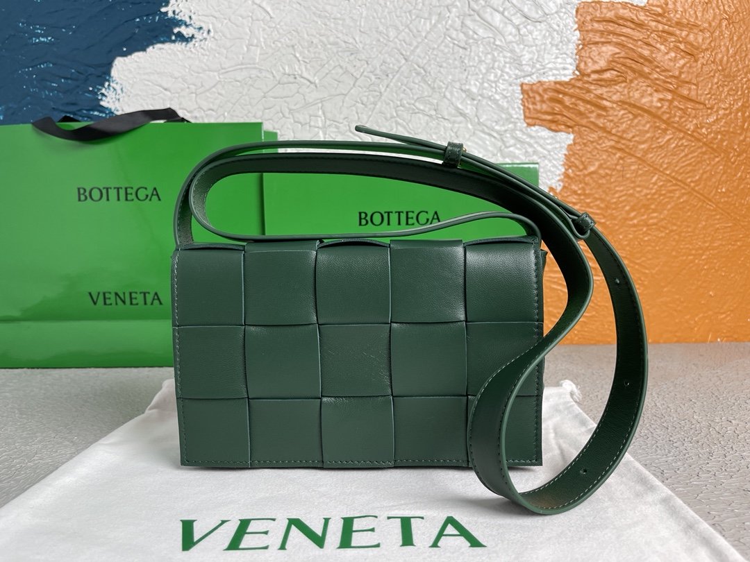 Bottega Veneta Cassette Raintree. For Women. Women's Bags 9.1in/23cm 578004VMAY13035 - Soul Replicas
