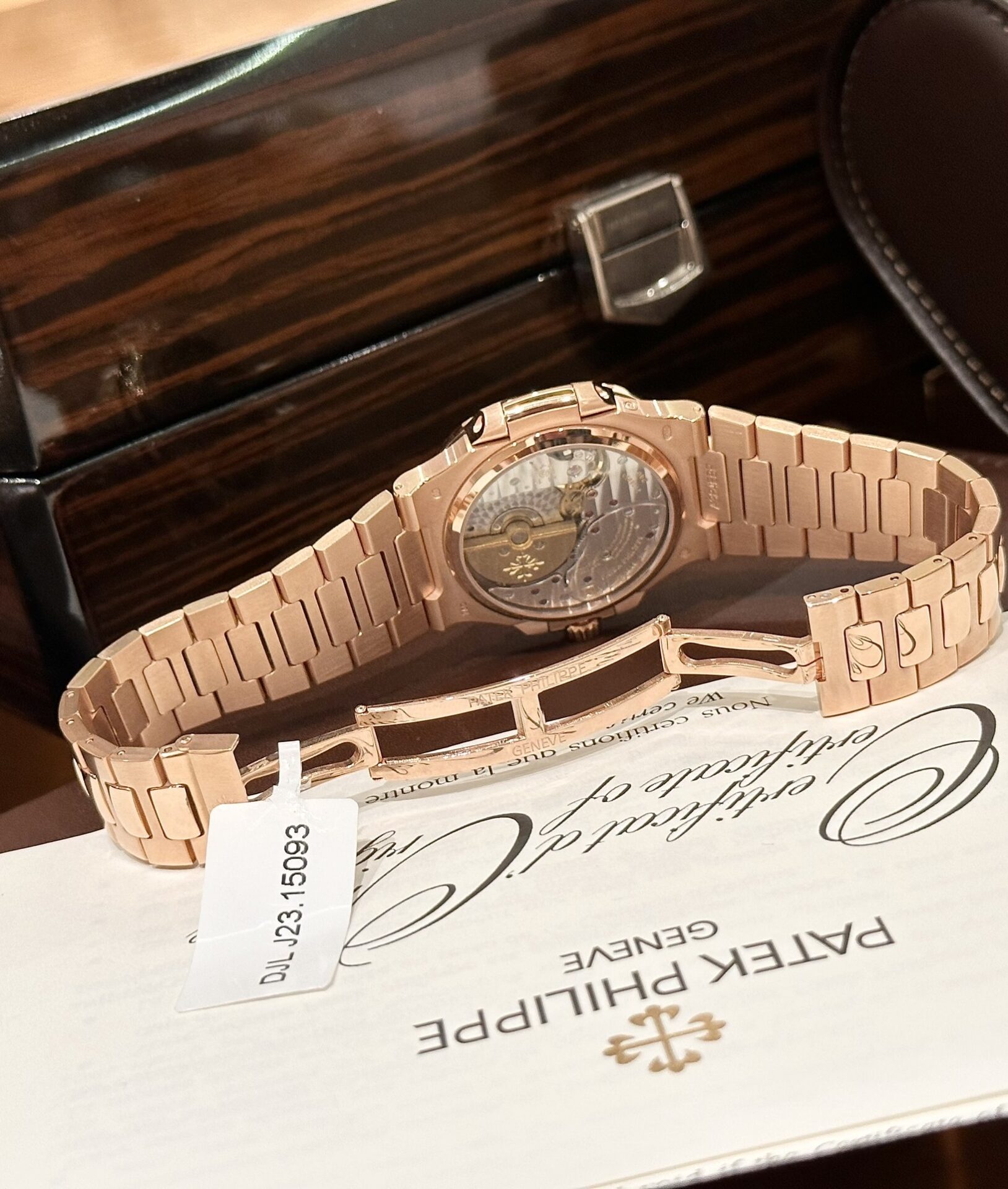 Patek Philippe Nautilus 5724 Replica Watch Gold Wrapped Diamond Moissanite 40mm - Soul Replicas