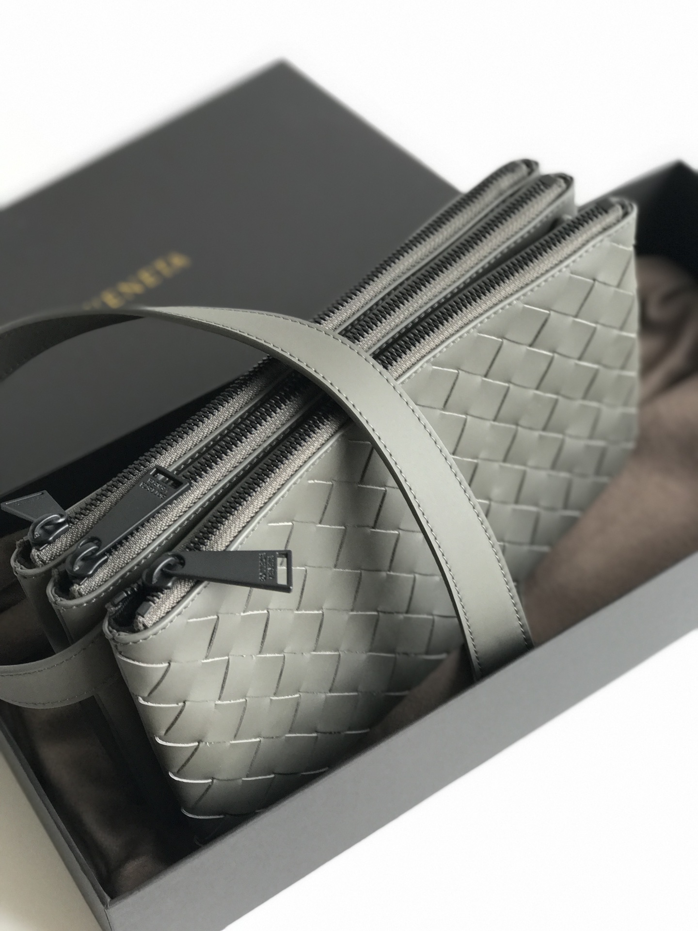 Bottega Veneta Crossbody Bag Gray. For Women. Women-s Bags 10.2in/26cm - Soul Replicas