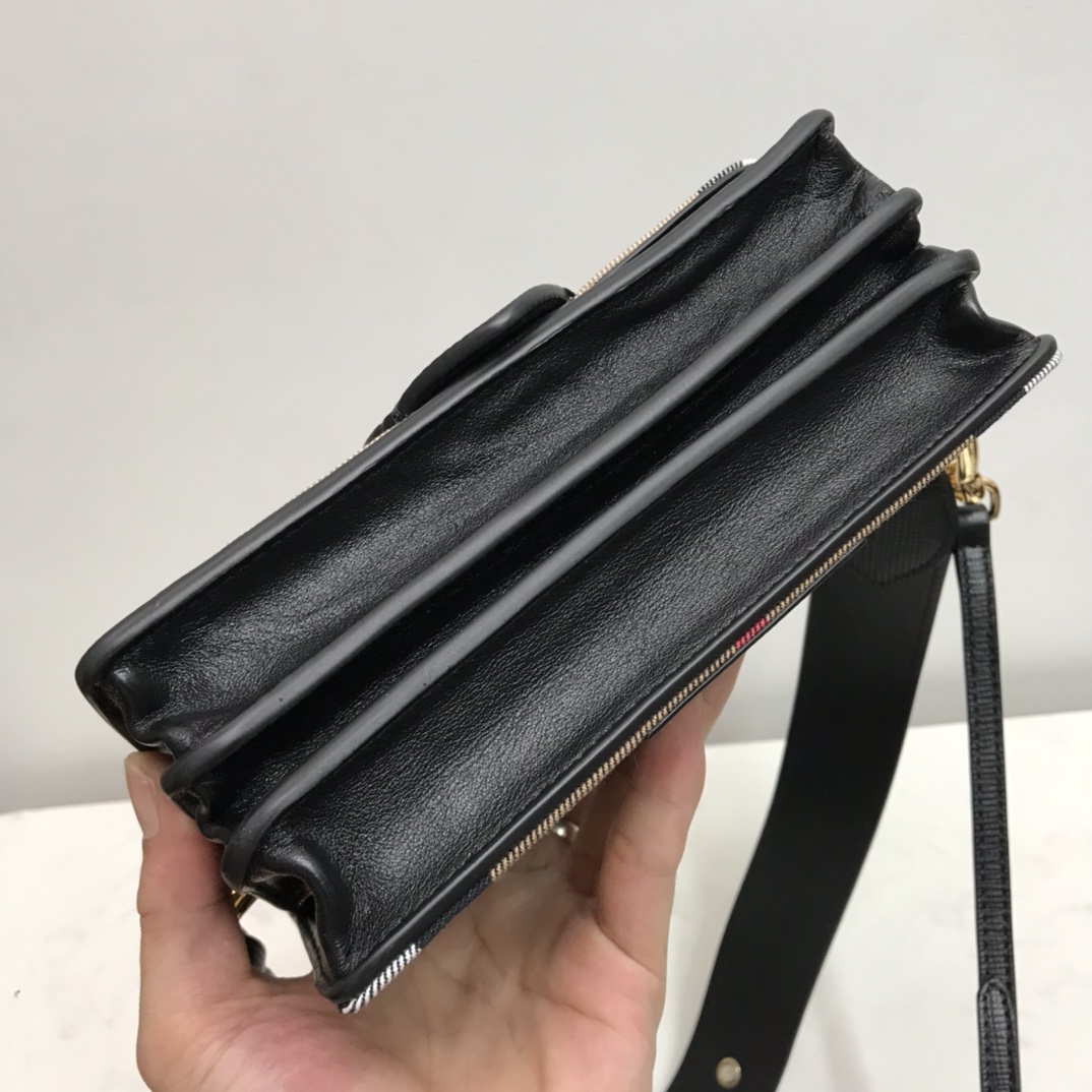 Burberry Small Bridle House Check And Buckle Crossbody Black For Women. Women-s Bags 7.8in/20cm - Soul Replicas