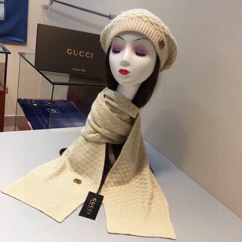 Gucci Beanie & Scarf Set In Beige - Soul Replicas