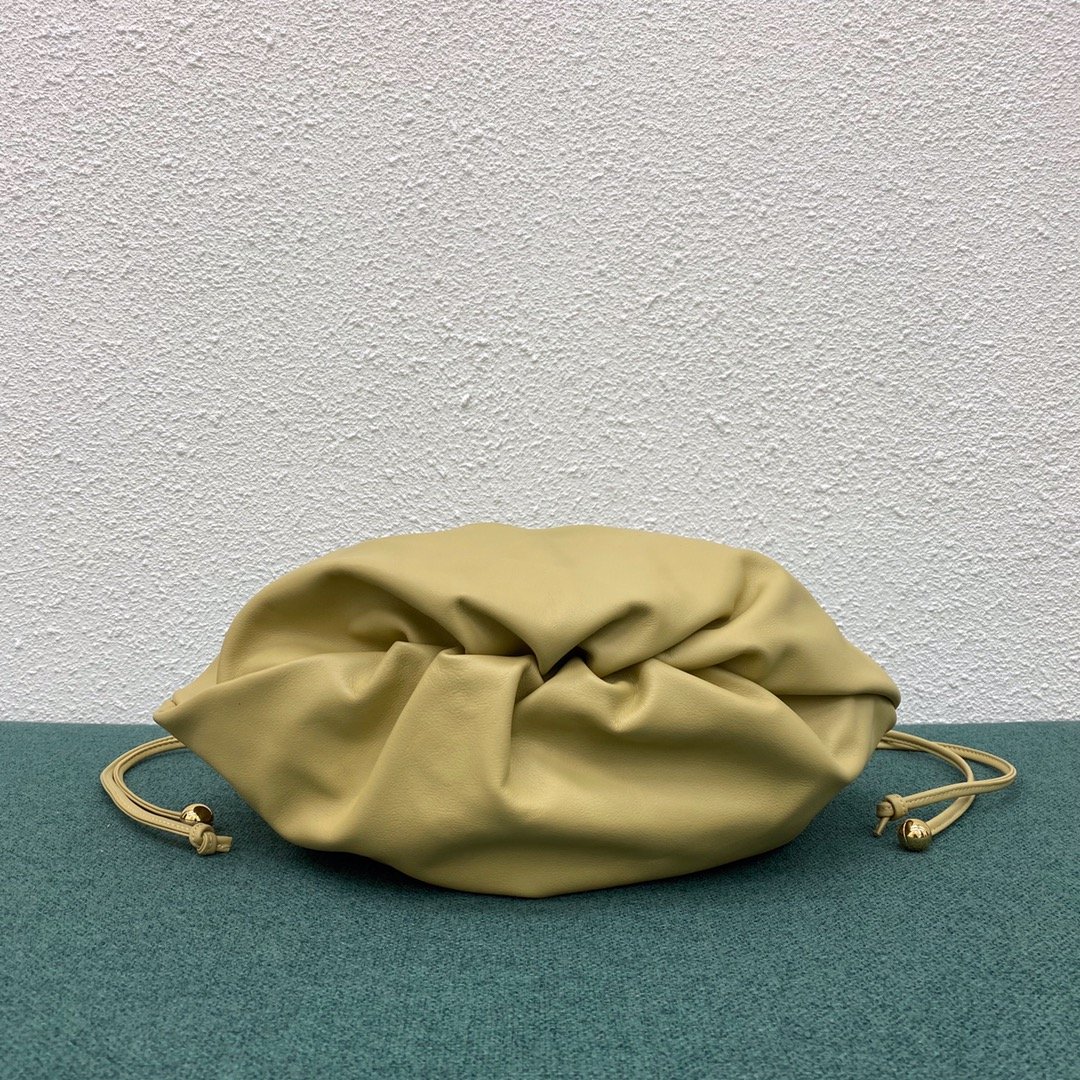 Bottega Veneta Medium Pouch Beige. For Women. Women's Bags 15.7in/40cm - Soul Replicas