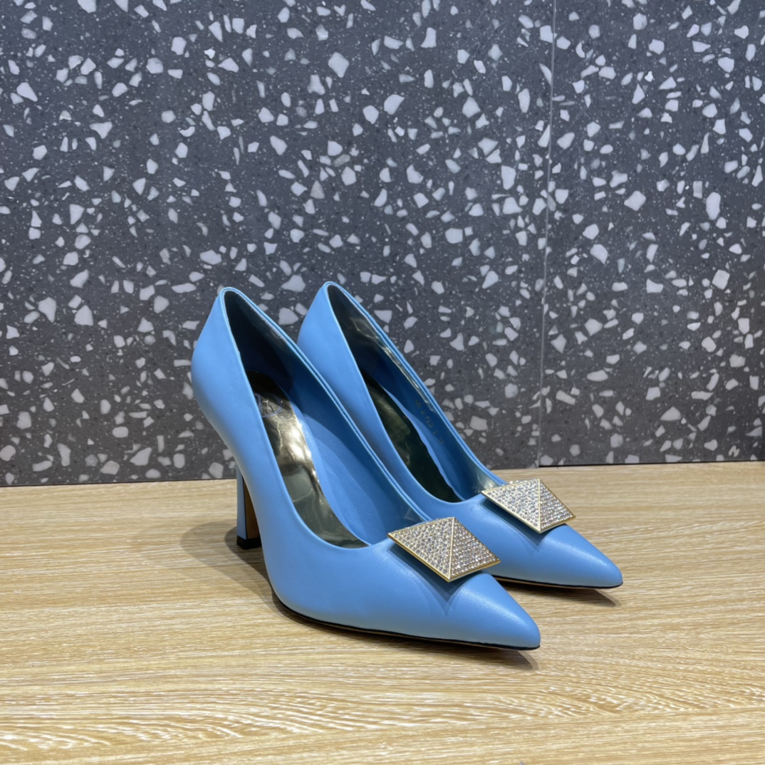 Valentino Garavani One Stud Pump With Maxi Stud Crystals Light Blue For Women WS0FH8XIC - Soul Replicas