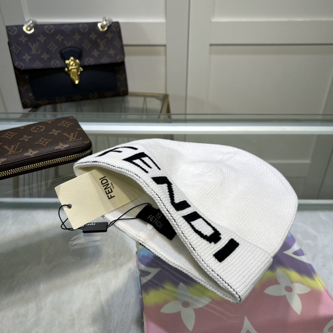 Fendi Beanie In White - Soul Replicas